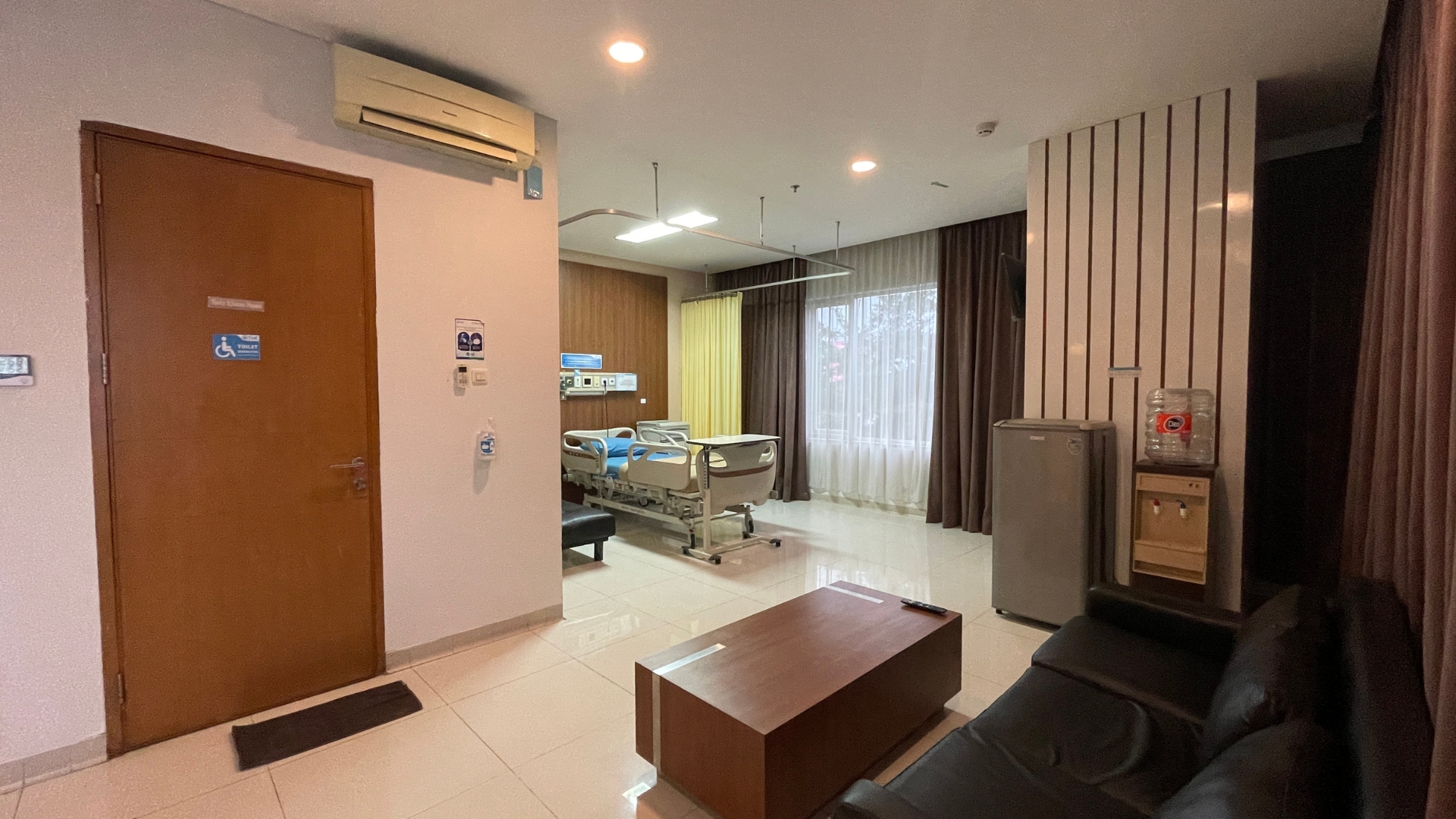 https://rstmc.co.id/storage/ruangan/bg-ruangan.webp